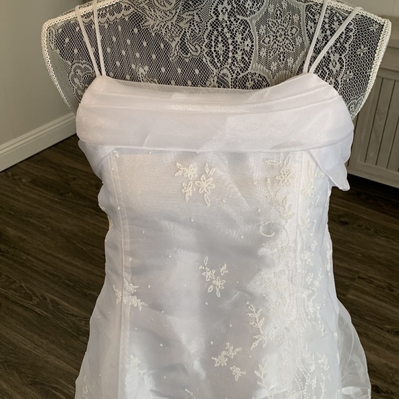 Girls Special Occasion Dress - Picture 3 of 11